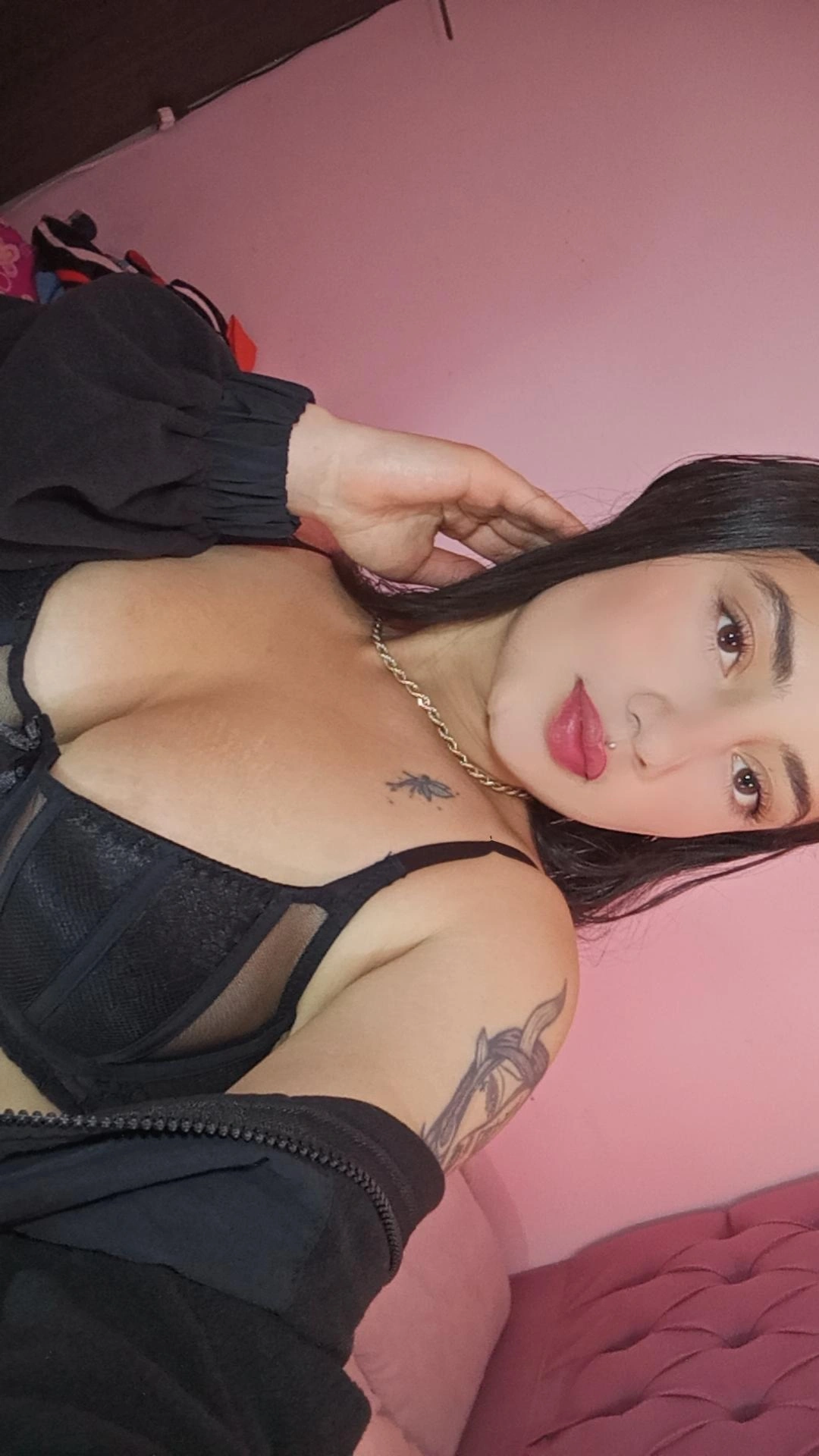 Karen from Colombia, on JerkChat