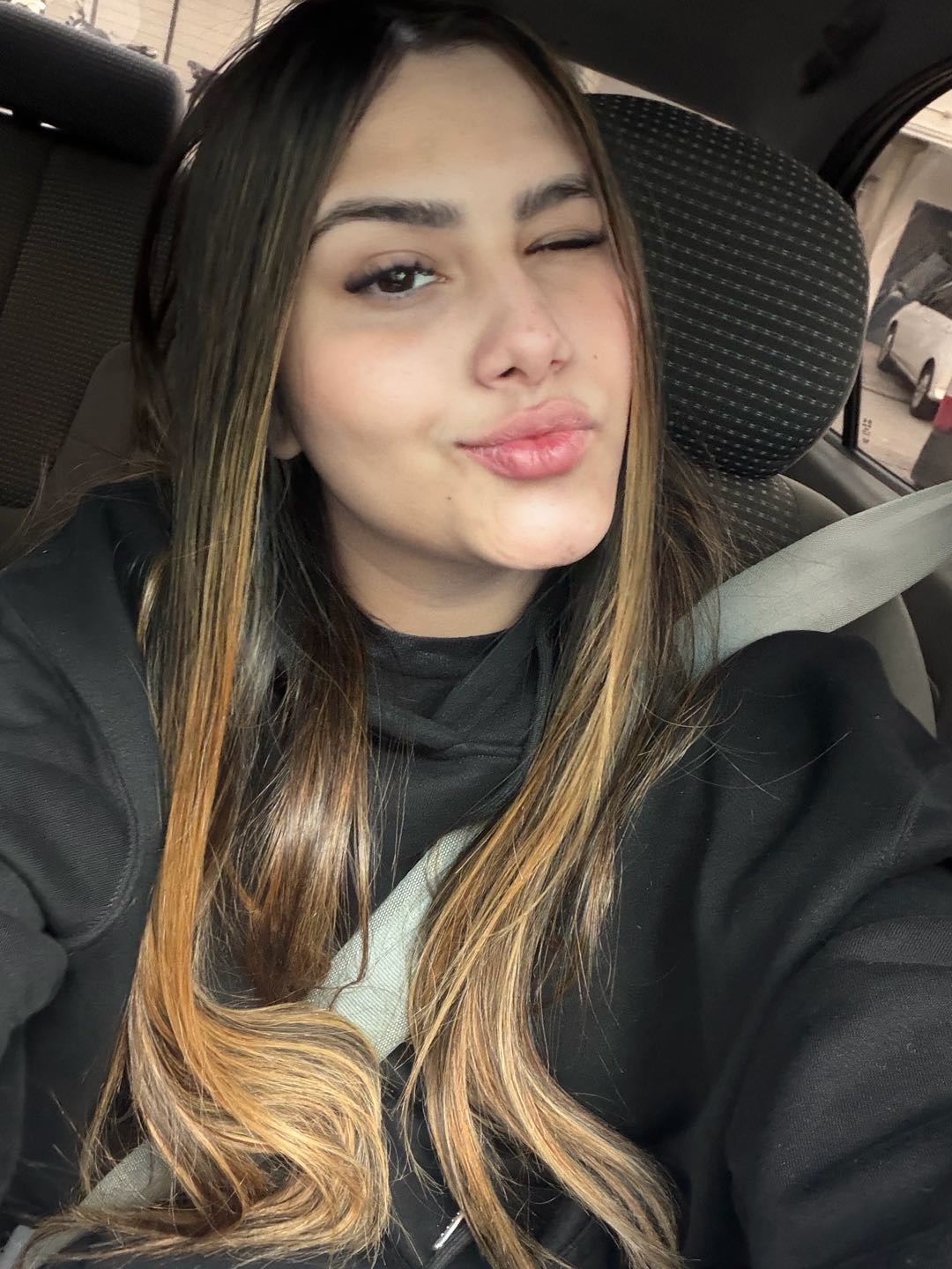Blondi from Venezuela, live on JerkChat