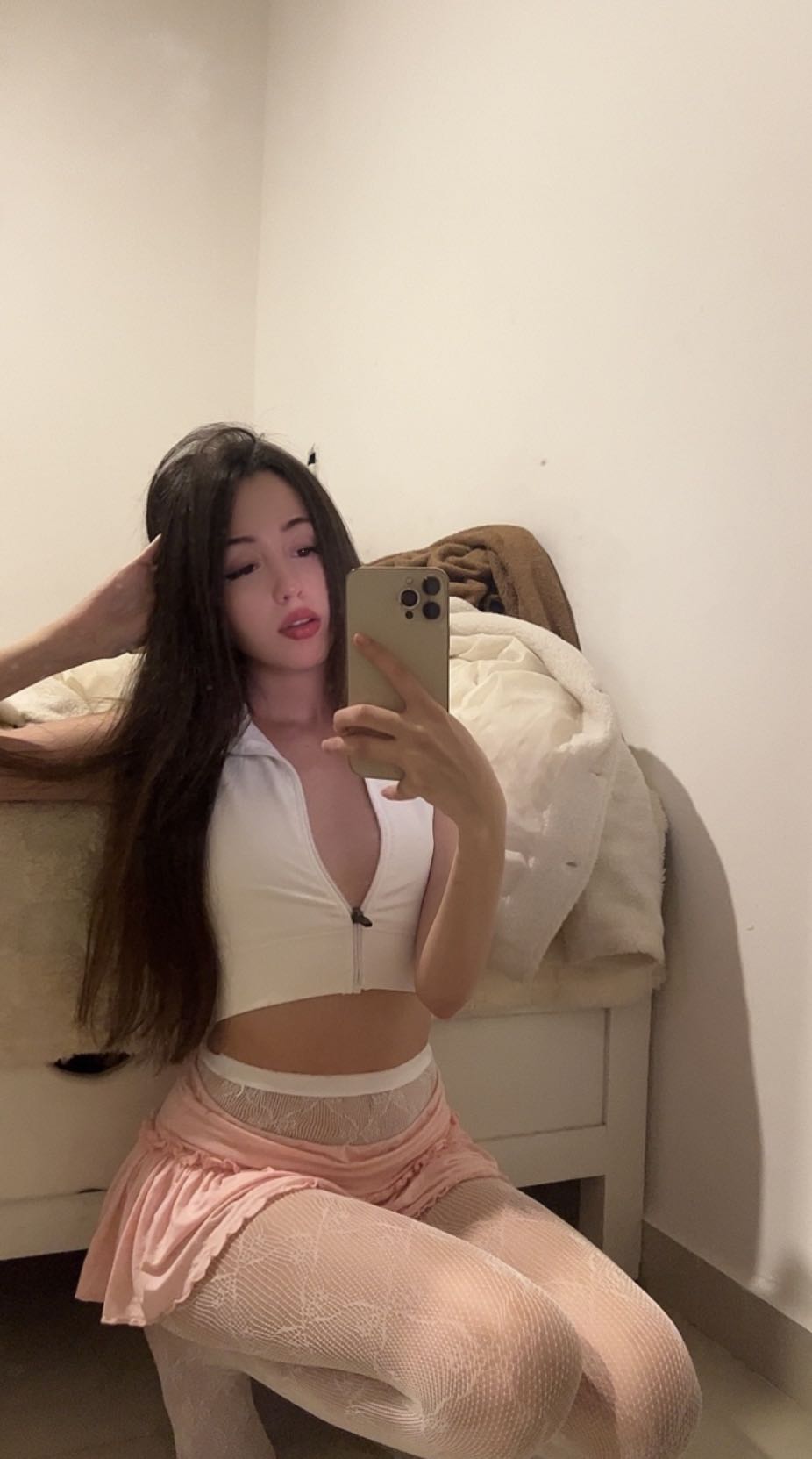 Daniela from Mexico, on JerkChat