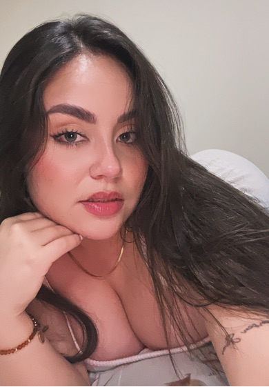 Valeria from Colombia, live on JerkChat