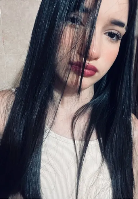 Lucia from Argentina, on JerkChat