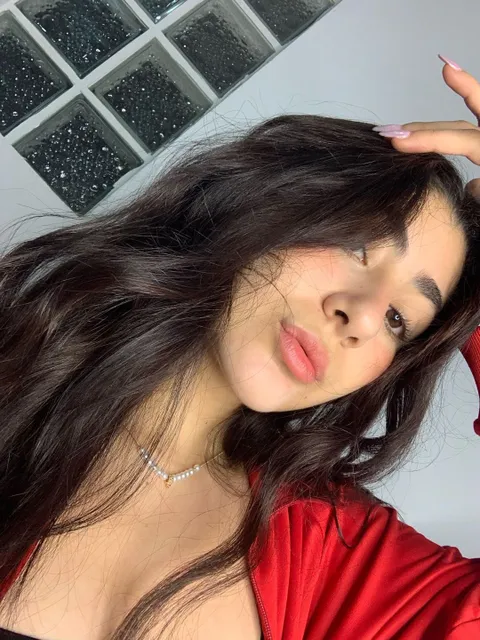 Camila from Peru, live on JerkChat
