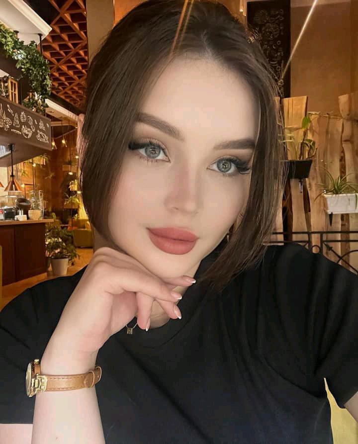 Seelina from Syria, live on JerkChat