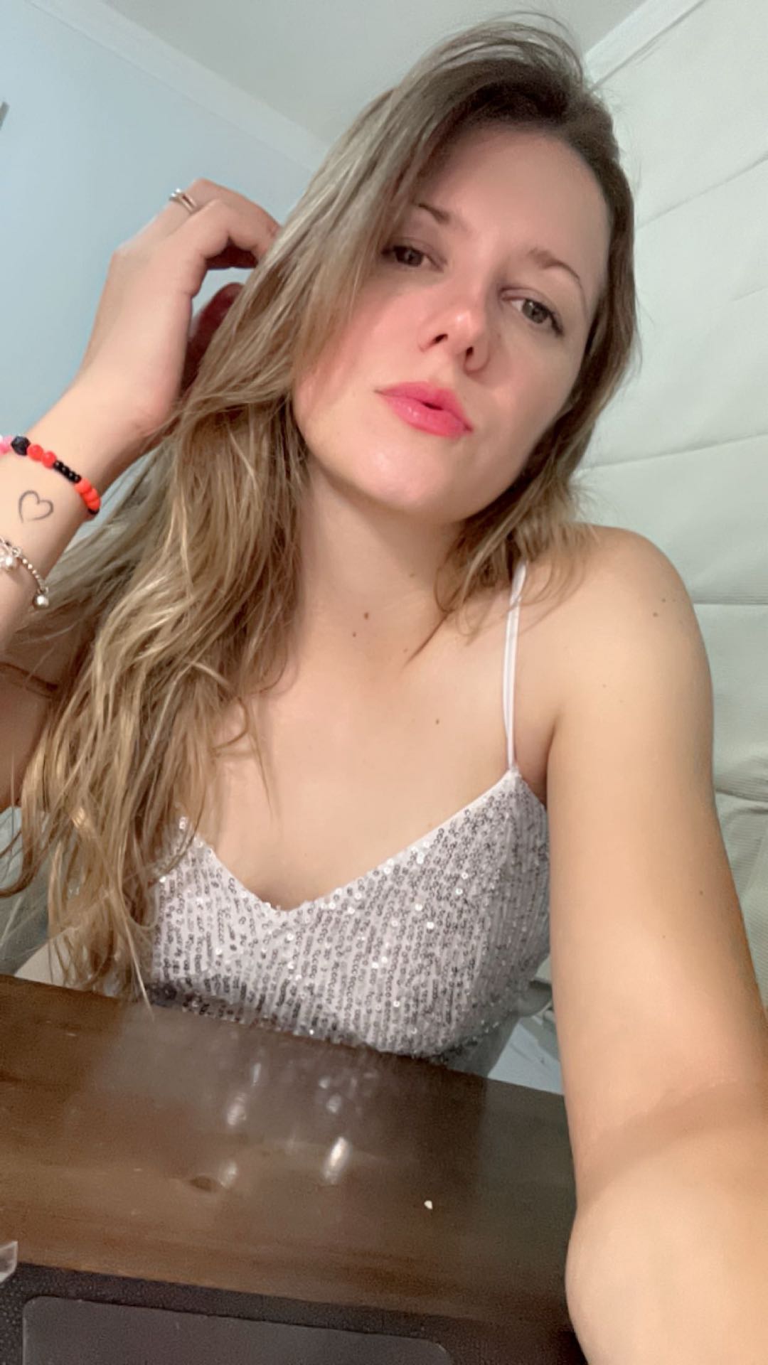 Lara from Argentina, live on JerkChat